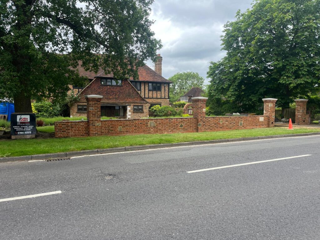 6 Camlet way En4 Olh