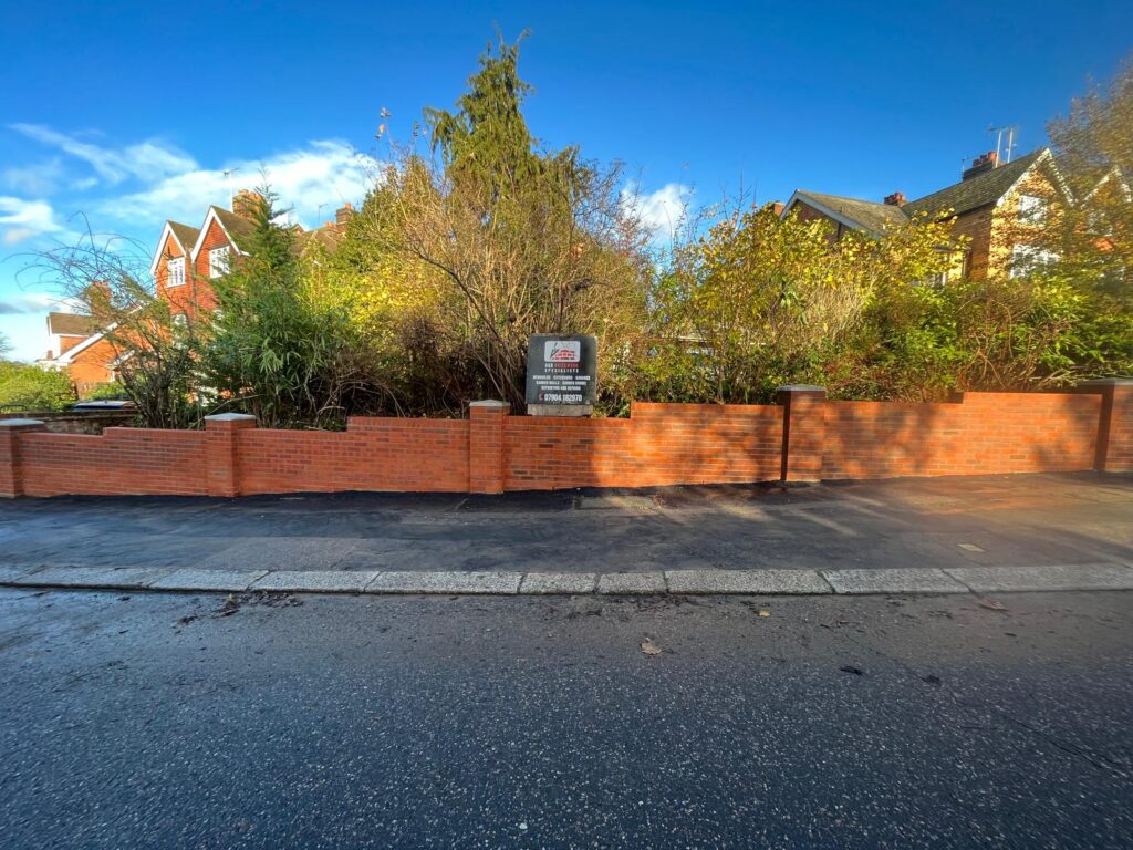 Garden Wall Crescent W Barnet