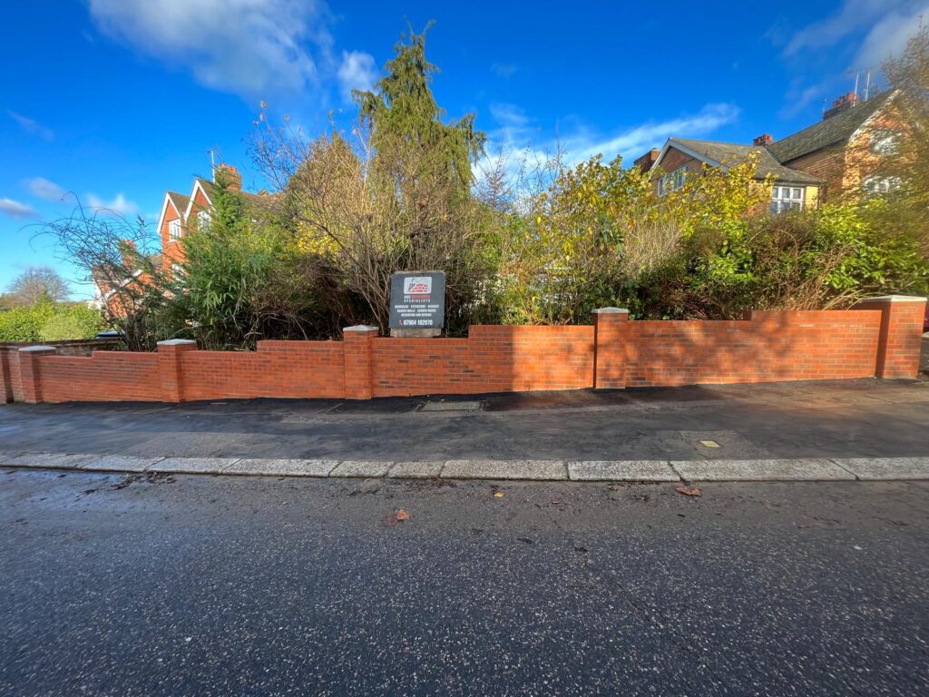 Garden Wall Crescent W Barnet