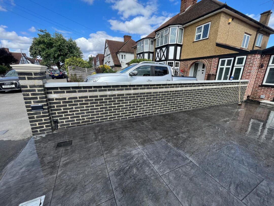 Garden Wall in WD24 7UN